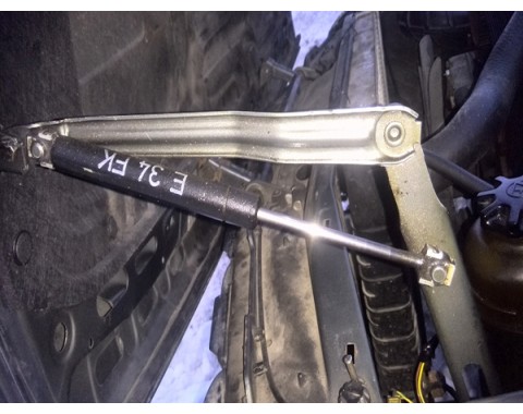 Амортизатор Капота  BMW 5 G30 17-