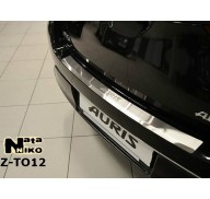 Накладка на бампер с загибом Toyota Auris 12- (NataNiko)