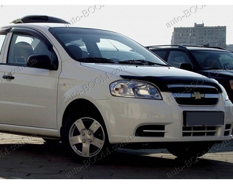 Дефлектор капота на Chevrolet Aveo 03-11 темная (Sim)