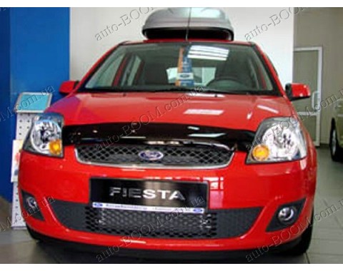 Дефлектор капота на Ford Fiesta 5 01-08 (Sim)