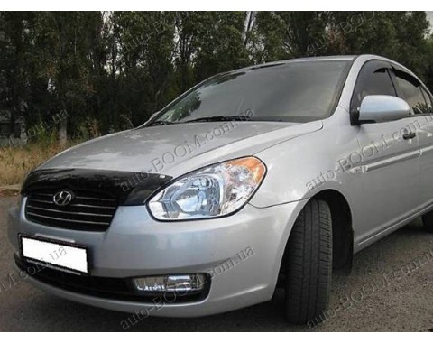 Дефлектор капота на Hyundai Accent 3 06-10 (Sim)