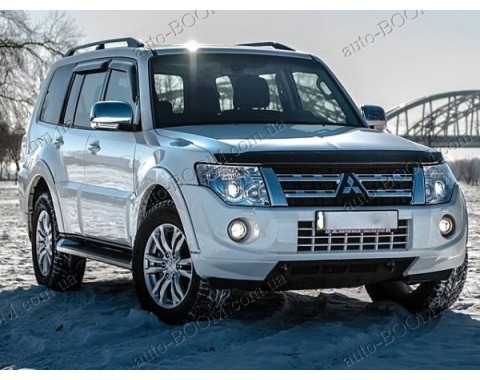 Дефлектор капота на Mitsubishi Pajero 4 06- (Sim)