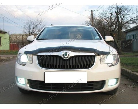 Дефлектор капота на Skoda Superb 08-13 (Sim)