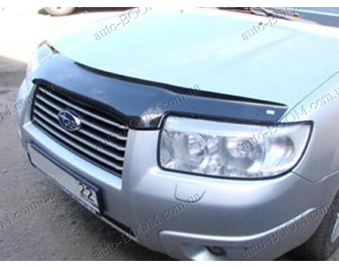 Дефлектор капота на Subaru Forester 2 05-07 (Sim)