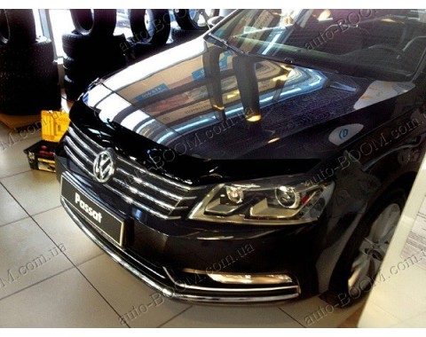Дефлектор капота на VW Passat B7 10- универсал, темная (Sim)