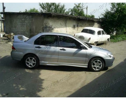 Накладки на пороги универсальные Мод 3 (Orticar)