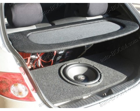 Акустическая полка на Chevrolet Lacetti 04- хетчбек черная, декоративная, на фанере