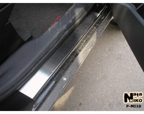 Накладки на пороги Mitsubishi Outlander 2 XL 06-(NataNiko Premium)