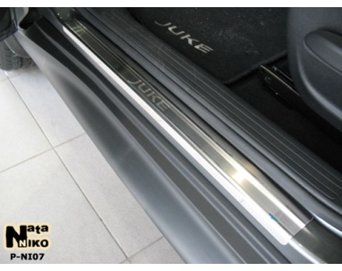 Накладки на пороги Nissan Juke 10-(NataNiko Premium)