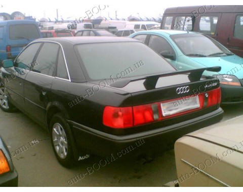 Спойлер на крышку багажника Пилот Седан универсальный (Orticar)