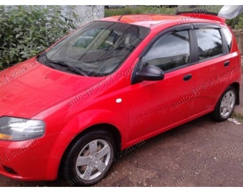 Дефлекторы окон на Chevrolet Aveo 03-11 хэтчбек (Cobra Tuning)