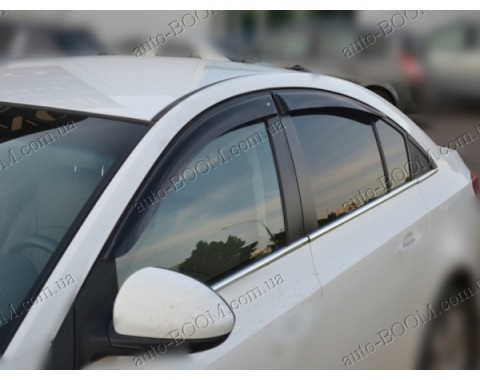 Дефлекторы окон на Chevrolet Cruze 08- (Cobra Tuning)