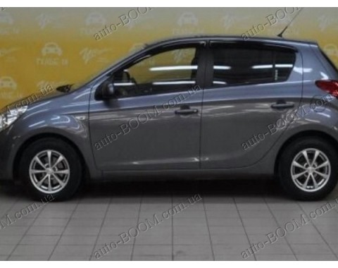 Дефлекторы окон на Hyundai i20 08- 5дверей (Cobra Tuning)