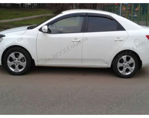 Дефлекторы окон на Kia Cerato 2 08-12 (Cobra Tuning)