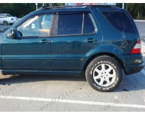 Дефлекторы окон на Mercedes ML W163 97-05 (Cobra Tuning)
