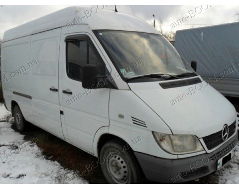 Дефлекторы окон на Mercedes Sprinter 95-06 (Cobra Tuning)