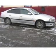 Дефлекторы окон на Toyota Avensis 97-03 хэтчбек 5дверей (Cobra Tuning)